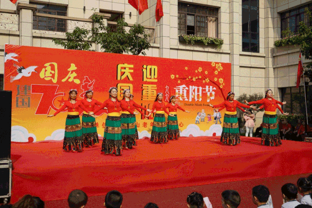 1570501352.gif 1.gif